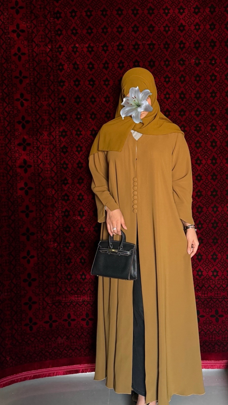 عباية ساده انيقة